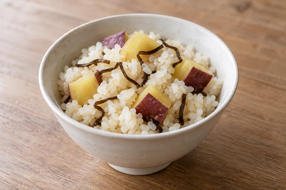 さつまいもと塩こんぶの炊き込みご飯の料理イメージ